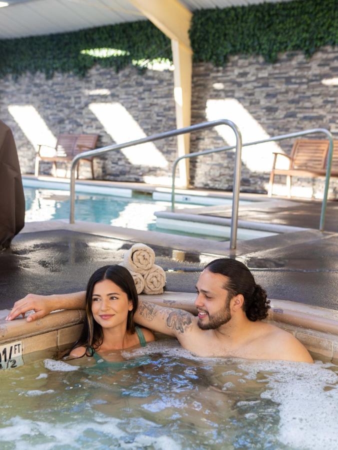 Отель Golden Haven Hot Springs Калистога Экстерьер фото